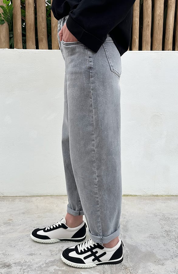 Mid Rise Barrel Jeans Grey — foto 4