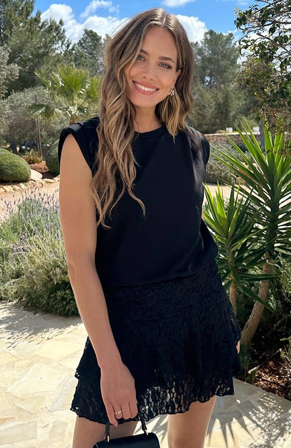 Sleeveless Shoulder Top Zwart – shirts & tops — foto 2