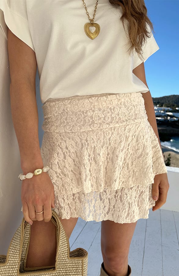 Smocked Ruffle Skort Beige – shorts — foto 8