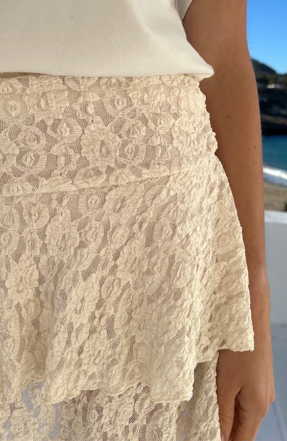 Smocked Ruffle Skort Beige – shorts — foto 5