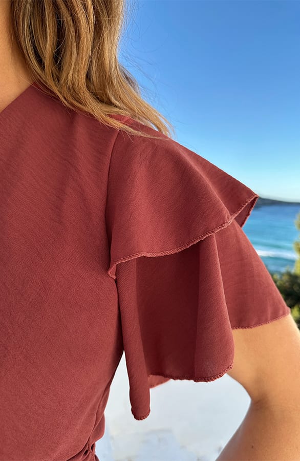 Jurk Met Smocked Taille Short Sleeve Dust Roze – alle jurkjes — foto 4
