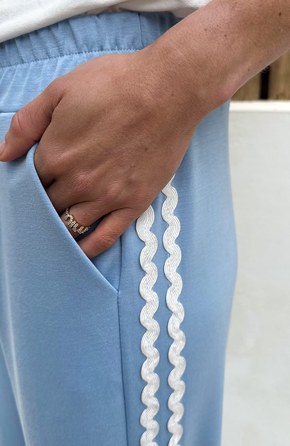 Wide Leg Swirl Bies Pants Light Blue – broeken — foto 4