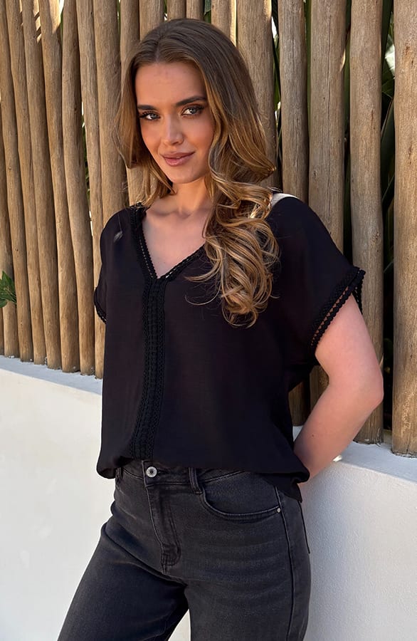 Lace Line V-Hals Top Zwart – shirts & tops — foto 6