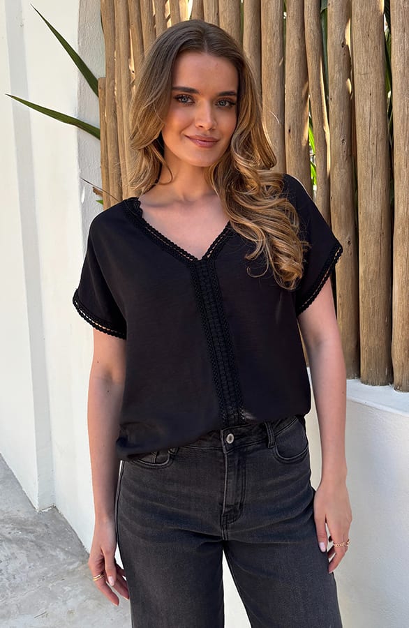 Lace Line V-Hals Top Zwart – shirts & tops — foto 7