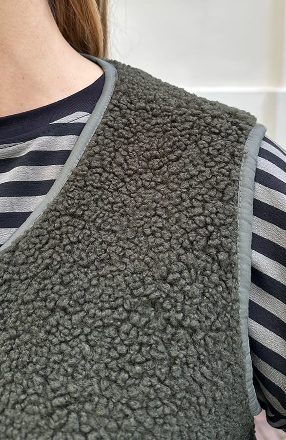 Knitted Teddy Gilet Army – vesten — foto 4