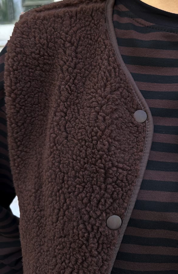 Knitted Teddy Gilet Choco – gilets — foto 5