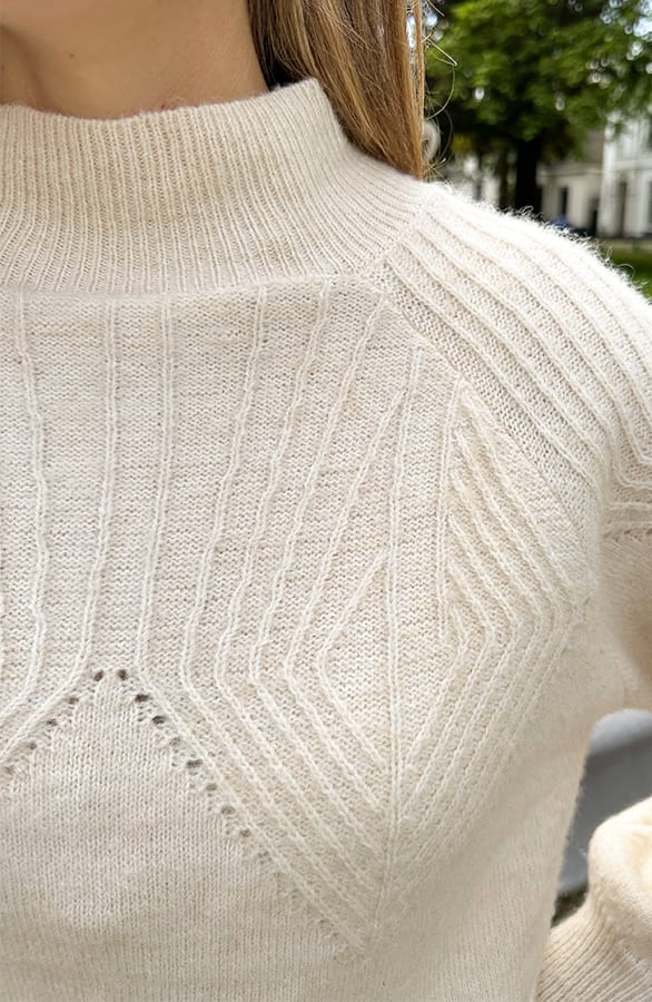 Zacht Gebreide Comfy Trui Met Col Victoria Beige – truien — foto 4