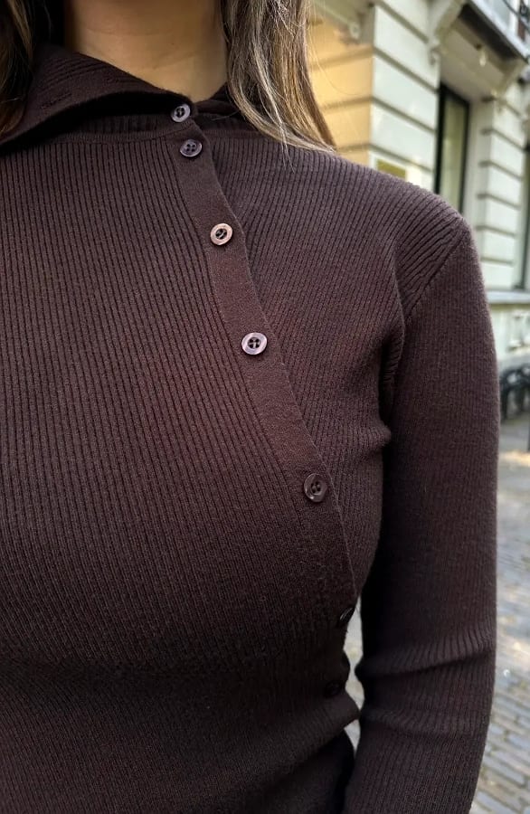 Asymmetrische Button Longsleeve Top Choco – truien — foto 8