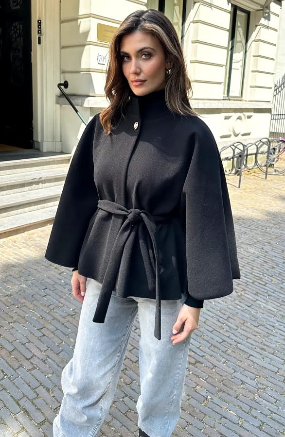 Essential Jacket Met Cape Zwart – jassen — foto 4