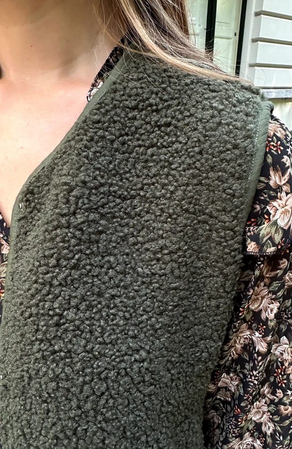 Knitted Teddy Gilet Army – vesten — foto 11