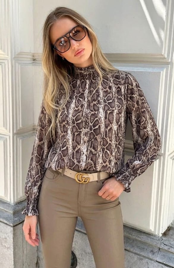 Col Blouse Met Slangenprint Philley Beige