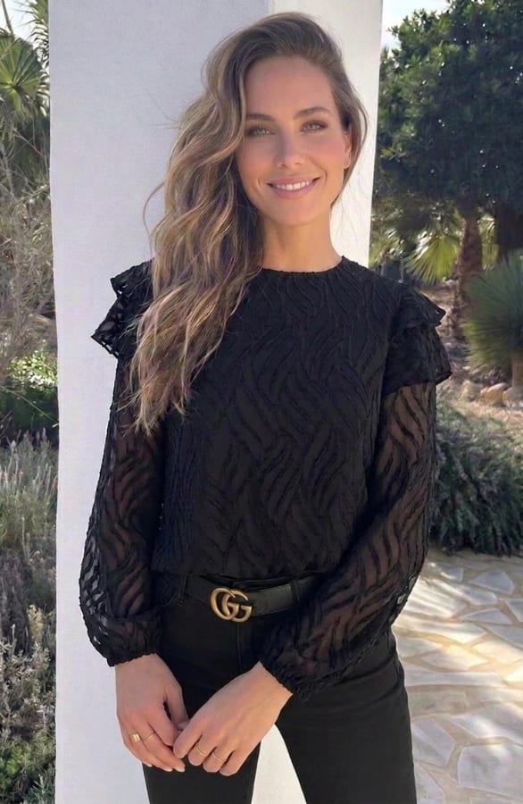 Premium Ruffle Blouse Zwart