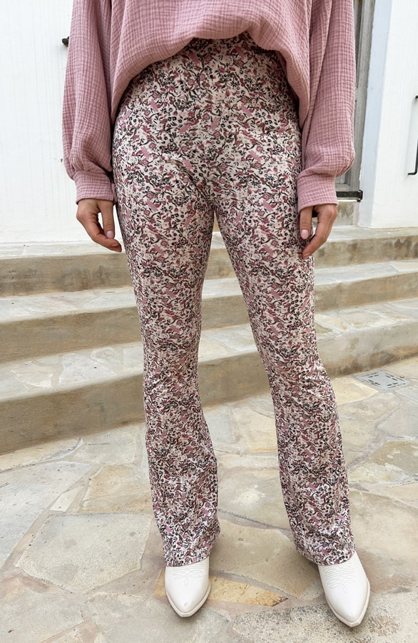 Janine Flared Broek Flower Creme Roze – flared broeken